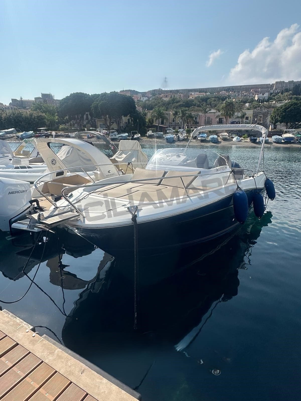 Jeanneau Cap Camarat 7.5 Wa Série 2 - Detail View 1 Jeanneau Cap Camarat 7.5 Wa Série 2 - Detail View 1