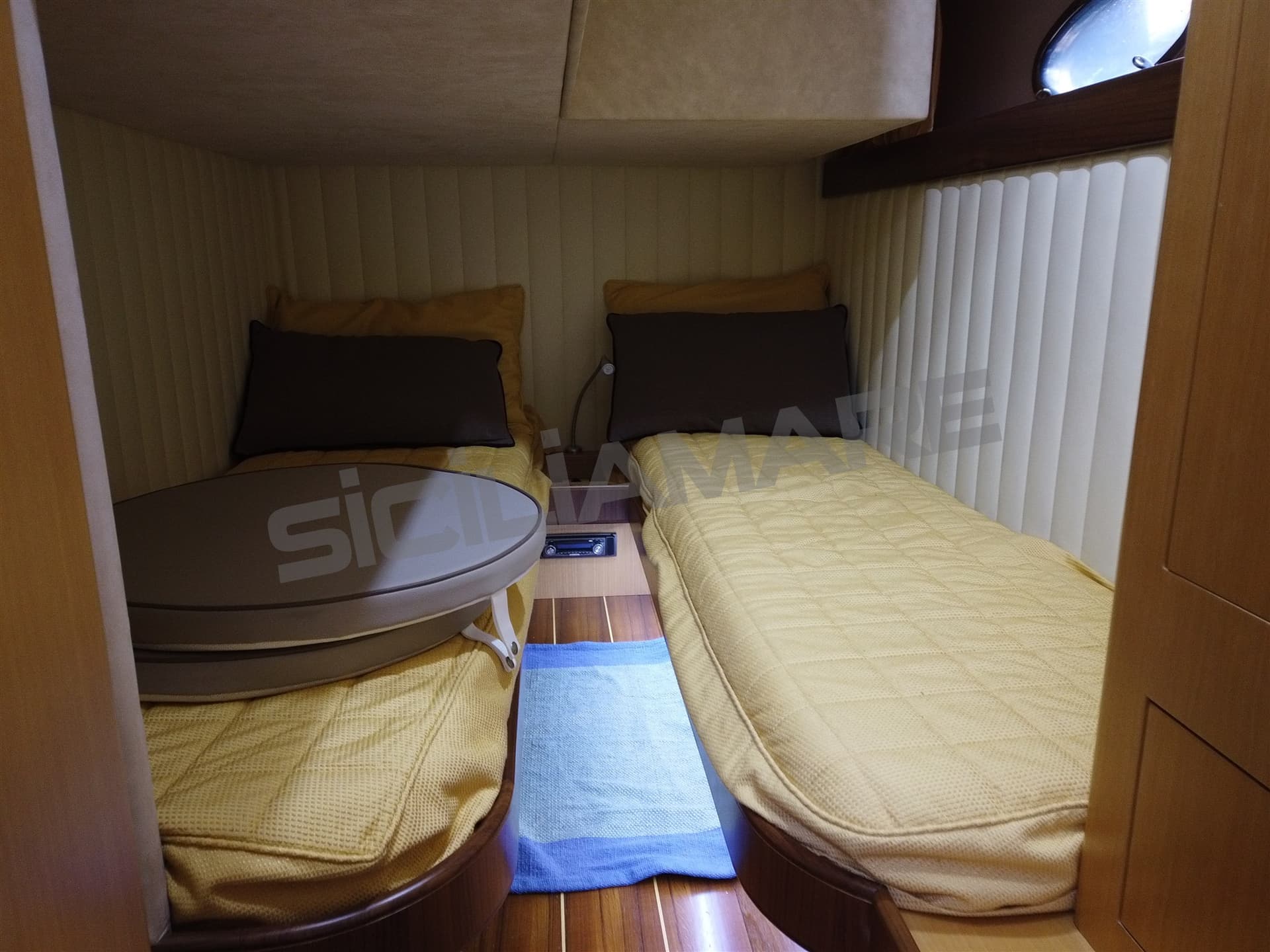 Ilver Mirable 42 Ht - Deck View Ilver Mirable 42 Ht - Deck View