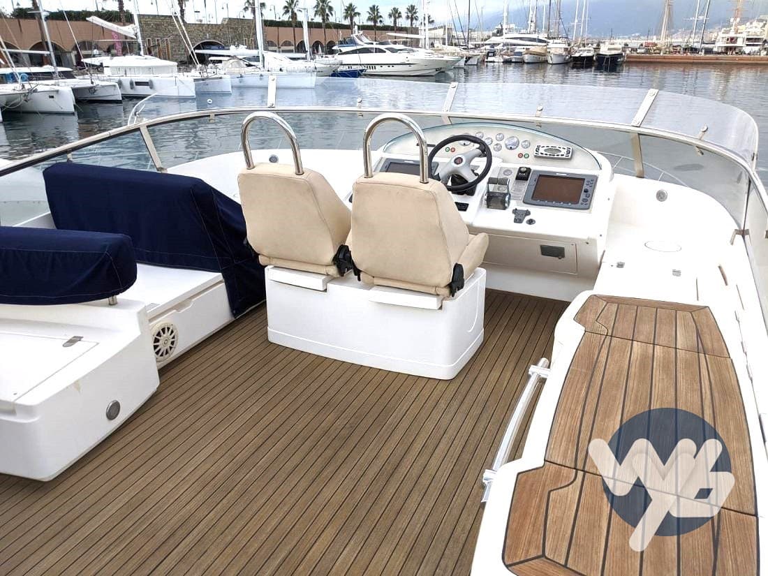 Fairline Squadron 68 - Detail View 1 Fairline Squadron 68 - Detail View 1