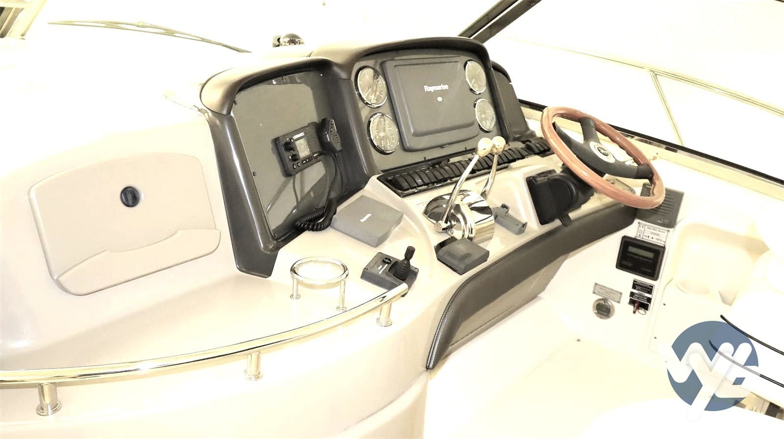 Sea Ray 455 Sundancer - Detail View 1 Sea Ray 455 Sundancer - Detail View 1