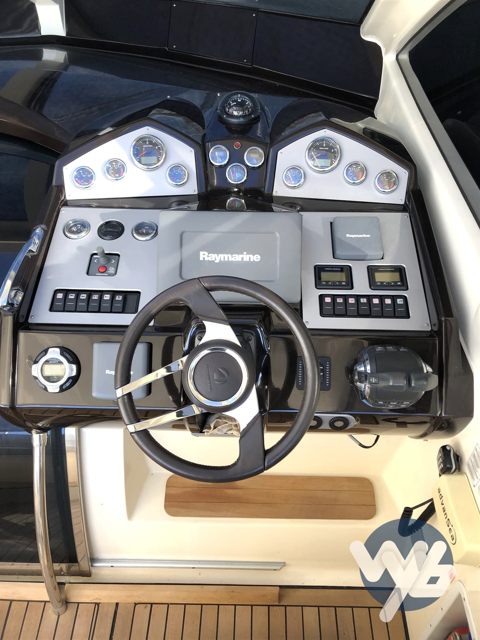 Absolute Absolute 40 - Detail View 1 Absolute Absolute 40 - Detail View 1