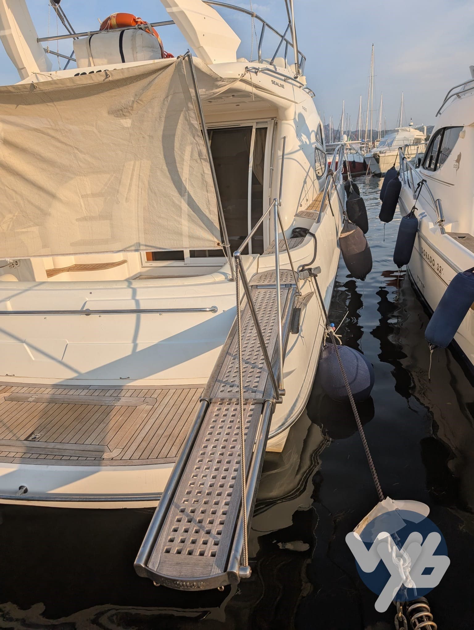 Sealine F 43 used - detail 1