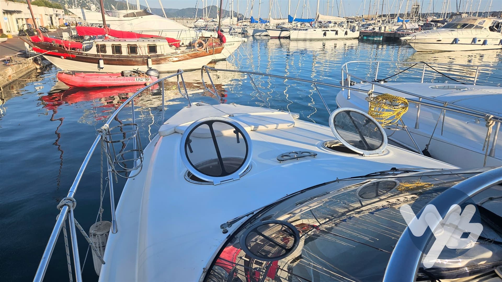 Cranchi Endurance 39 - Detail View 1 Cranchi Endurance 39 - Detail View 1