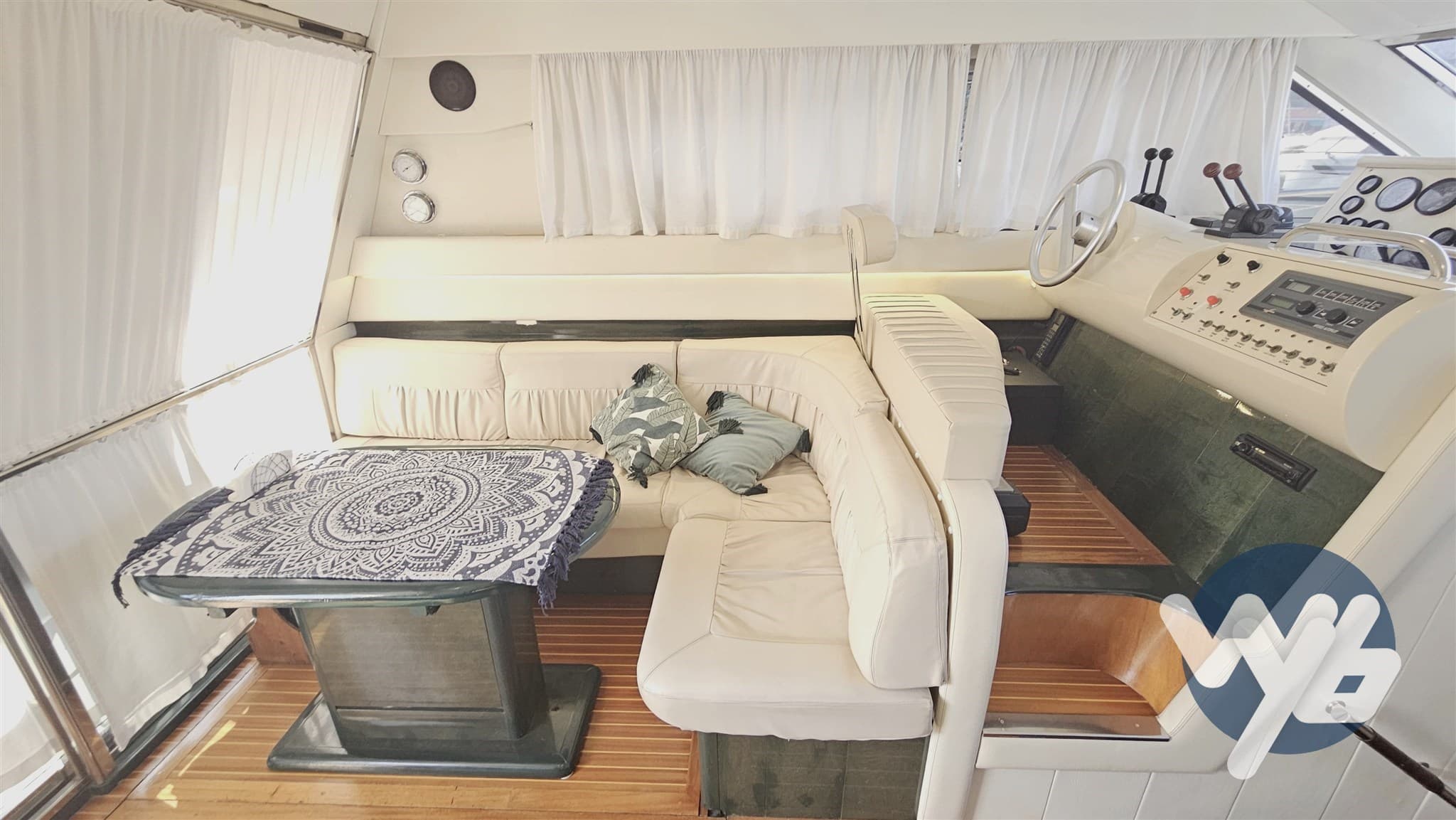 Ars Mare Advantage 120 - Deck View Ars Mare Advantage 120 - Deck View