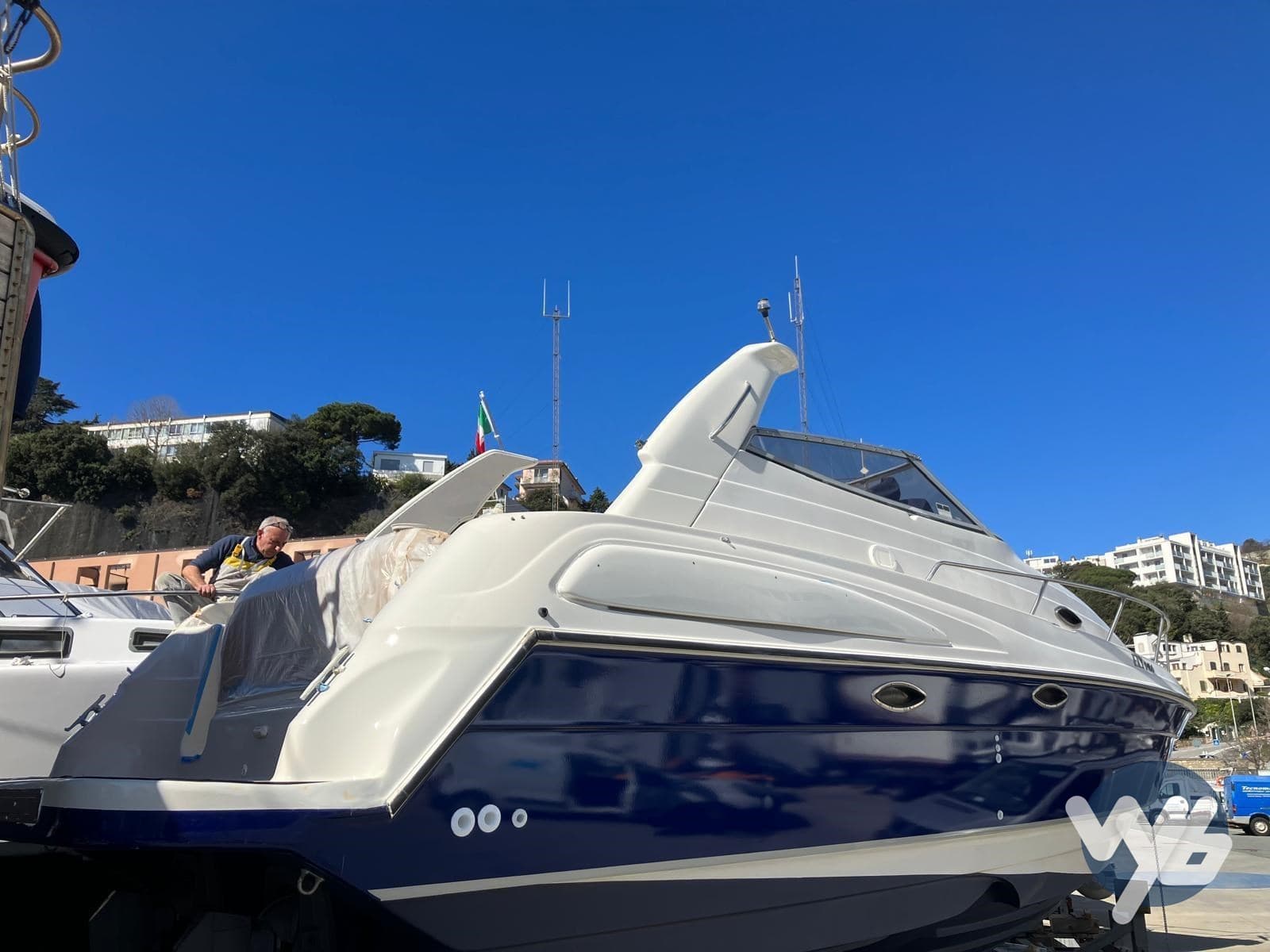 Regal Marine Commodore 2765 used - detail 1