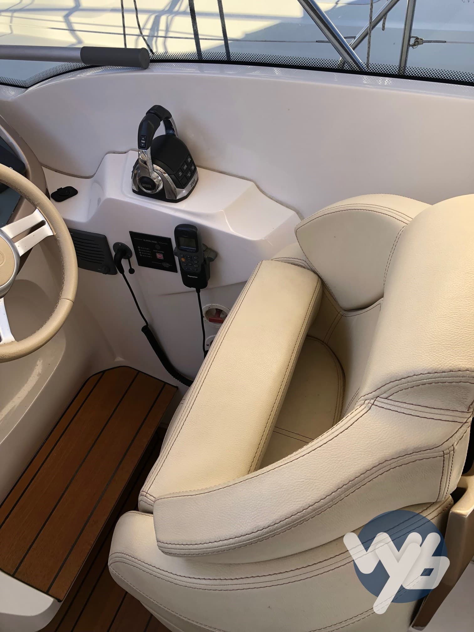 Sessa Marine C 35 - Interior View Sessa Marine C 35 - Interior View