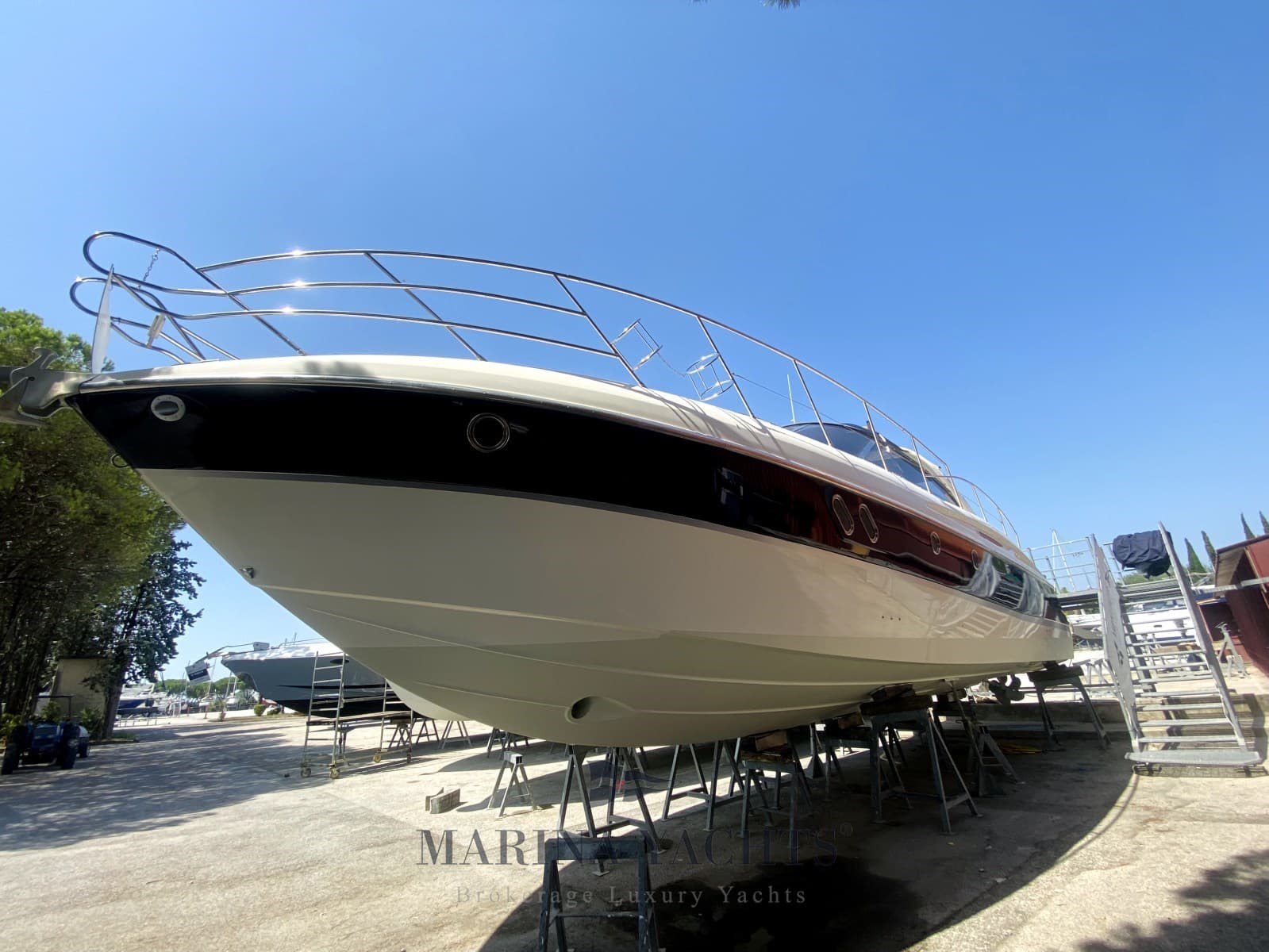 Cranchi Mediterranee 47 - Detail View 1 Cranchi Mediterranee 47 - Detail View 1