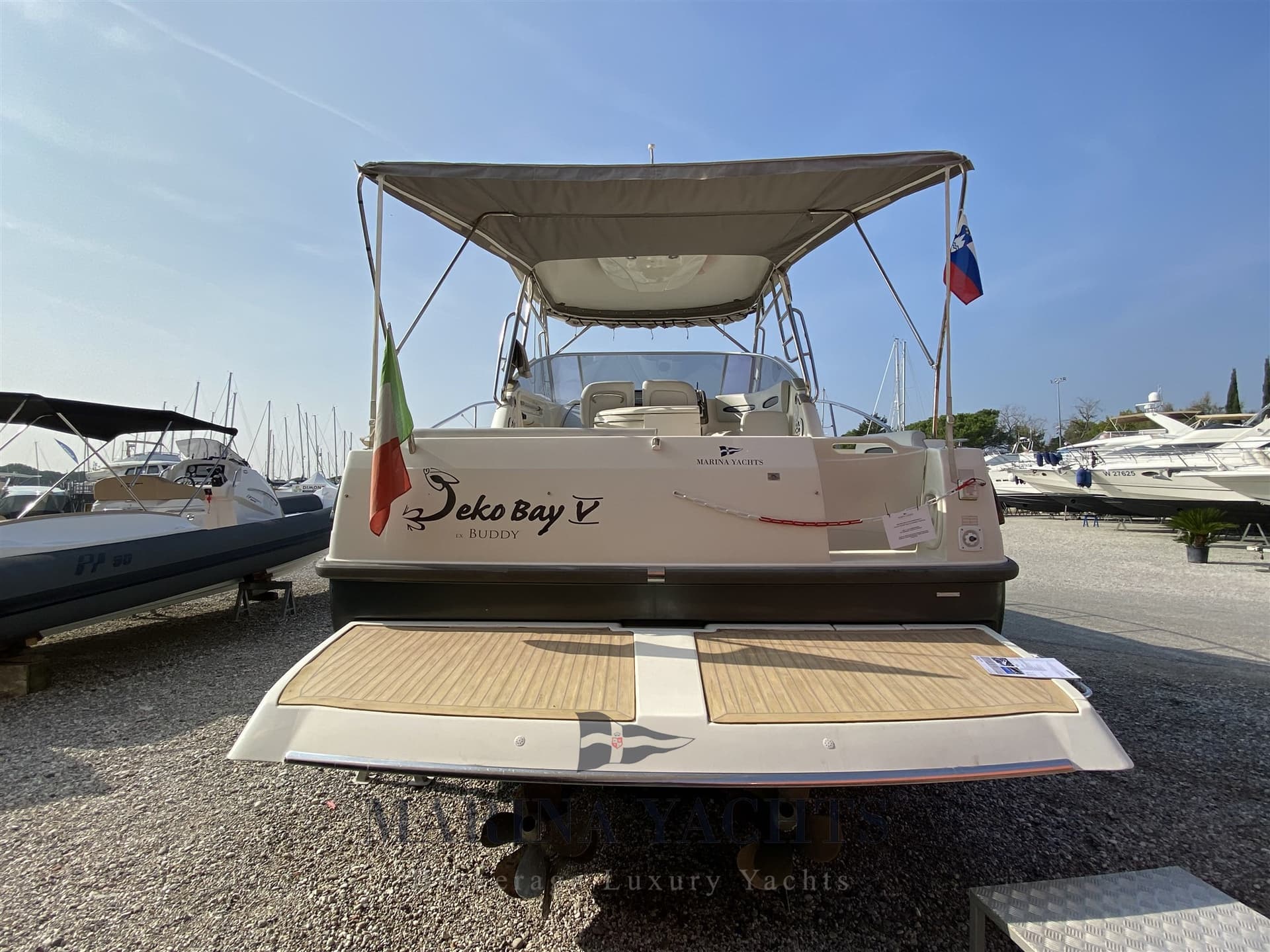 Cranchi Zaffiro 32 - Interior View Cranchi Zaffiro 32 - Interior View