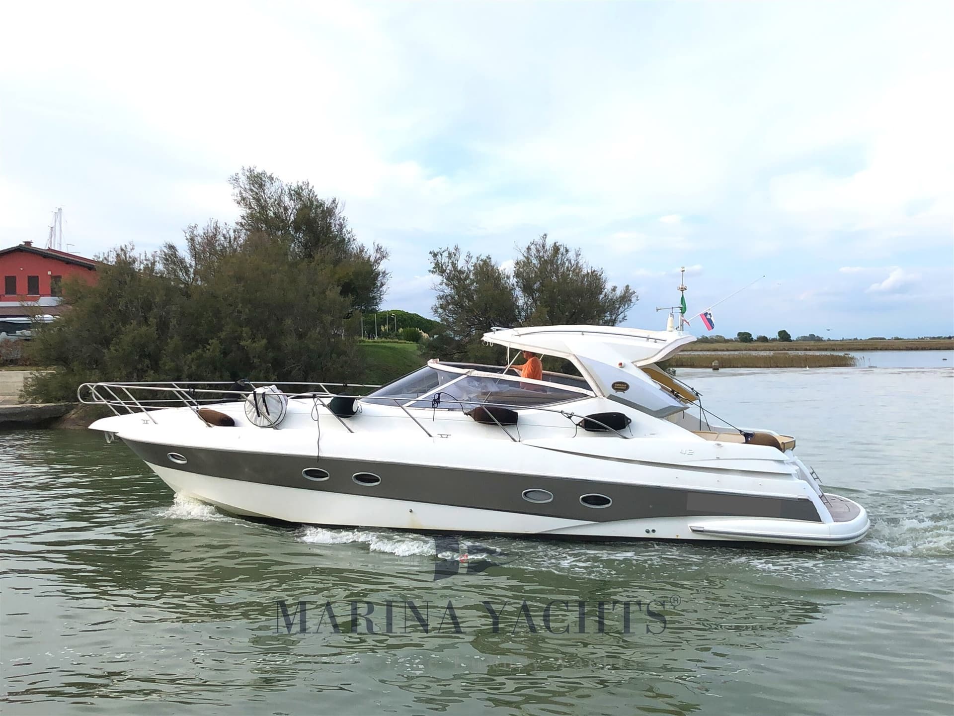 Sessa Marine C42 gebraucht - Hauptansicht