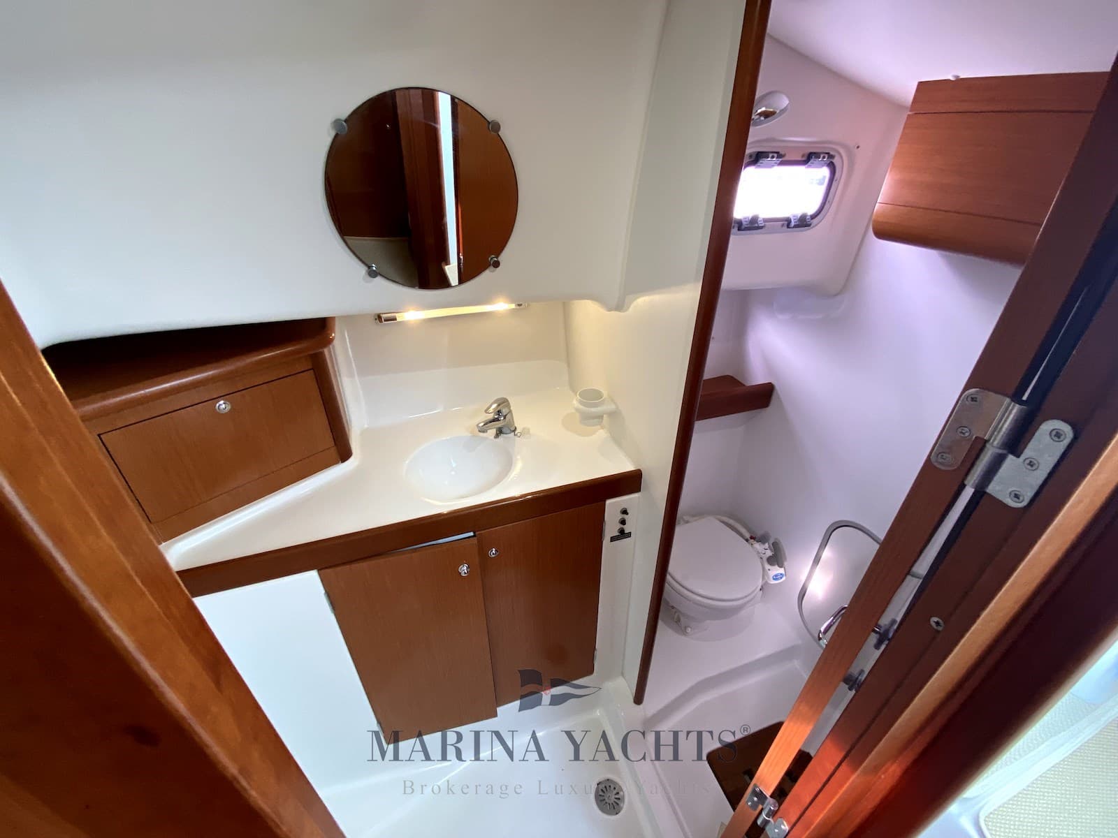 Beneteau Antares 10.80 usato - foto hero 15