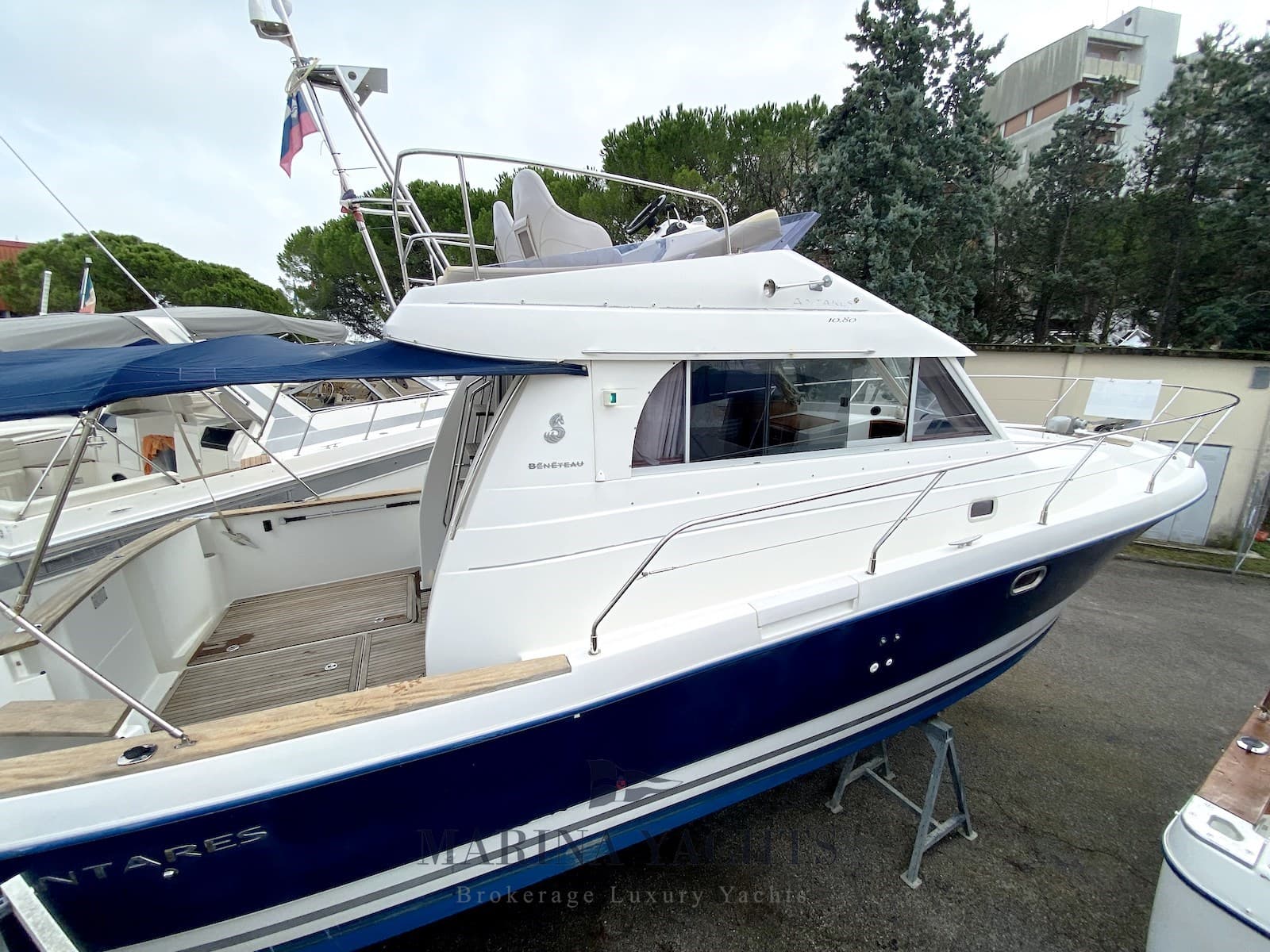 Beneteau Antares 10.80 usato - vista principale