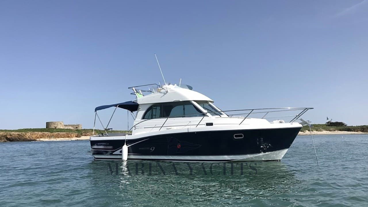 Beneteau Antares Serie 9 - Main View Beneteau Antares Serie 9 - Main View