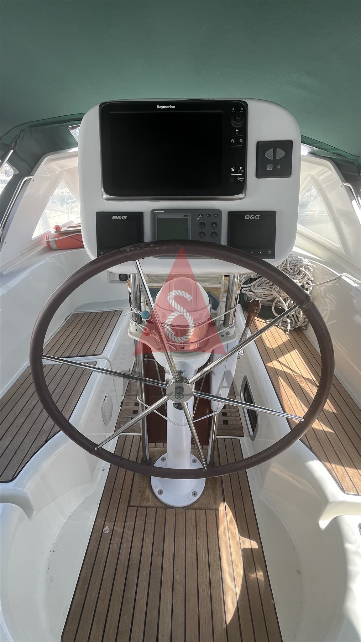 Beneteau Oceanis 44 CC used - hero image 12