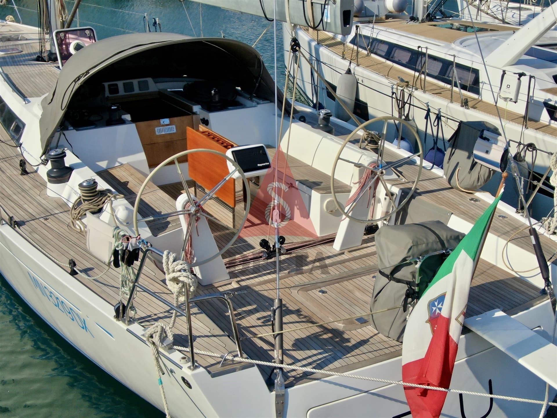 Solaris One 48 - Detail View 1 Solaris One 48 - Detail View 1