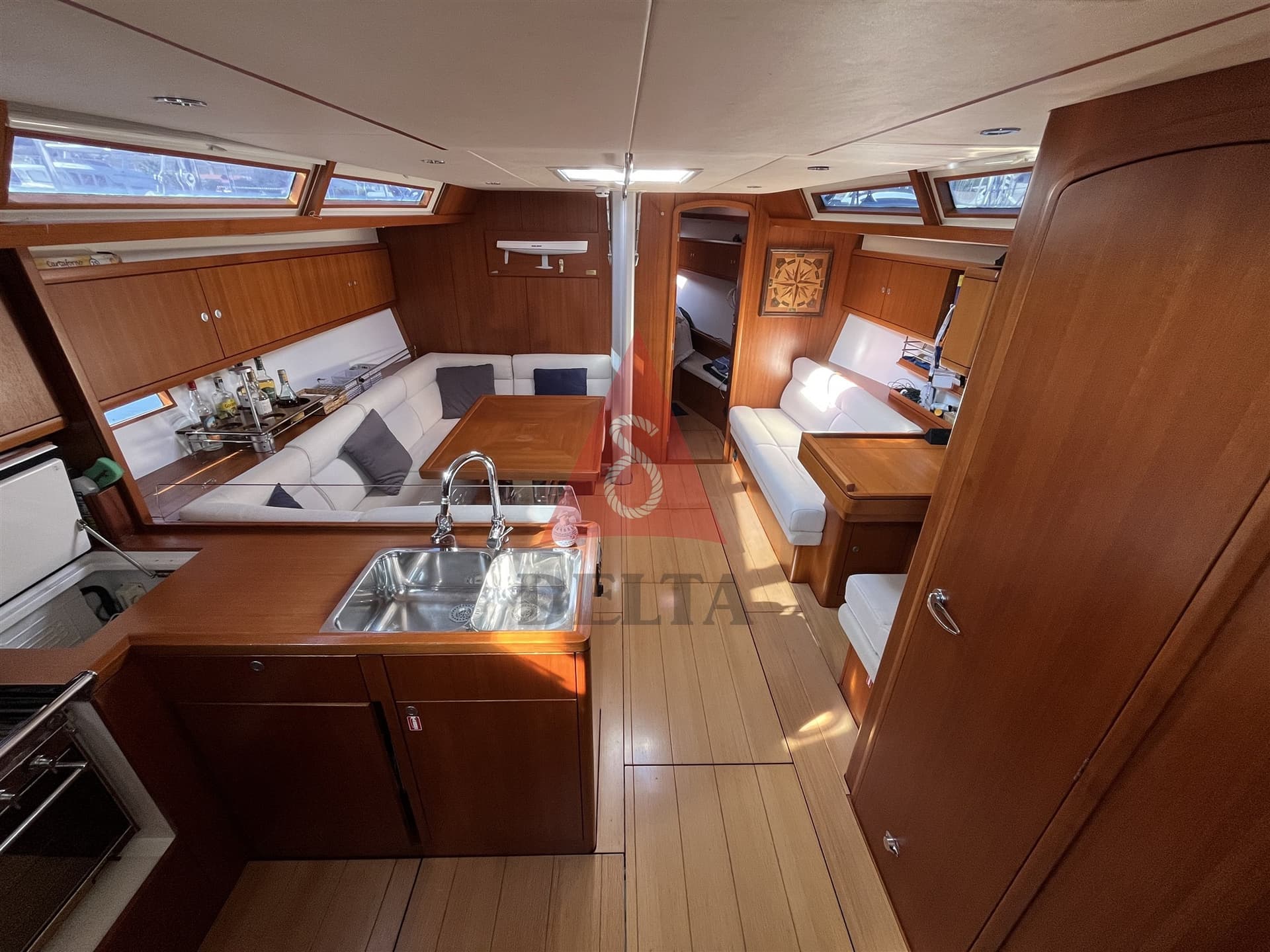 Solaris One 48 - Deck View Solaris One 48 - Deck View