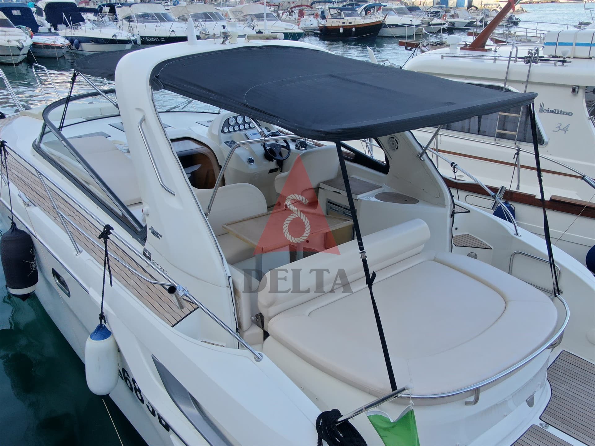 Bavaria 34 Sport - Deck View Bavaria 34 Sport - Deck View