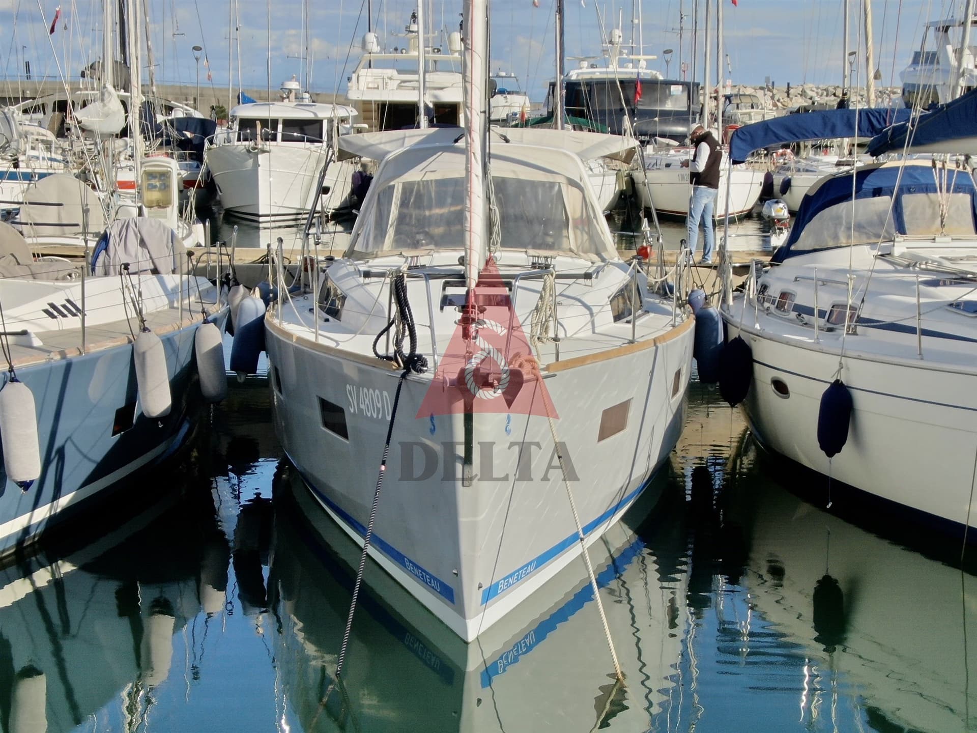 Beneteau Oceanis 38 - Interior View Beneteau Oceanis 38 - Interior View