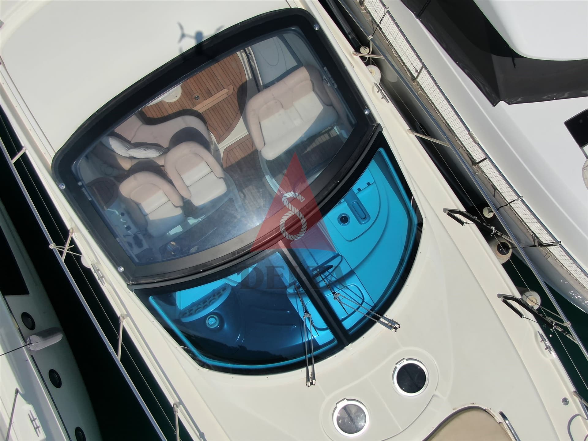 Cranchi Mediterranee 50 Ht - Detail View 1 Cranchi Mediterranee 50 Ht - Detail View 1