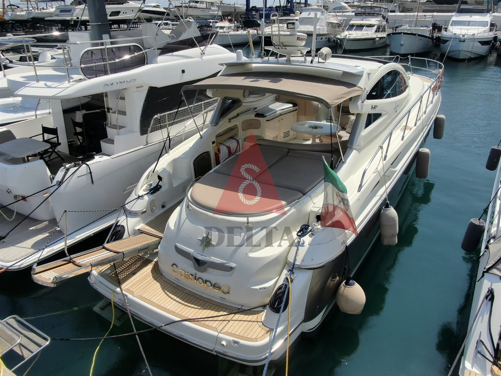 Cranchi Mediterranee 50 Ht - Interior View Cranchi Mediterranee 50 Ht - Interior View