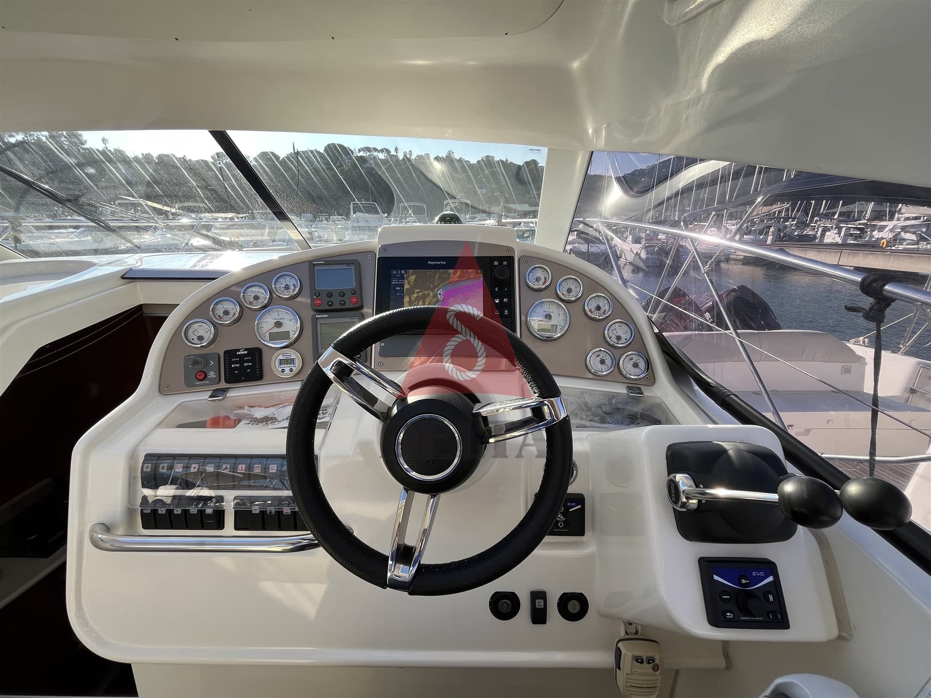 Jeanneau Prestige 34 S - Deck View Jeanneau Prestige 34 S - Deck View