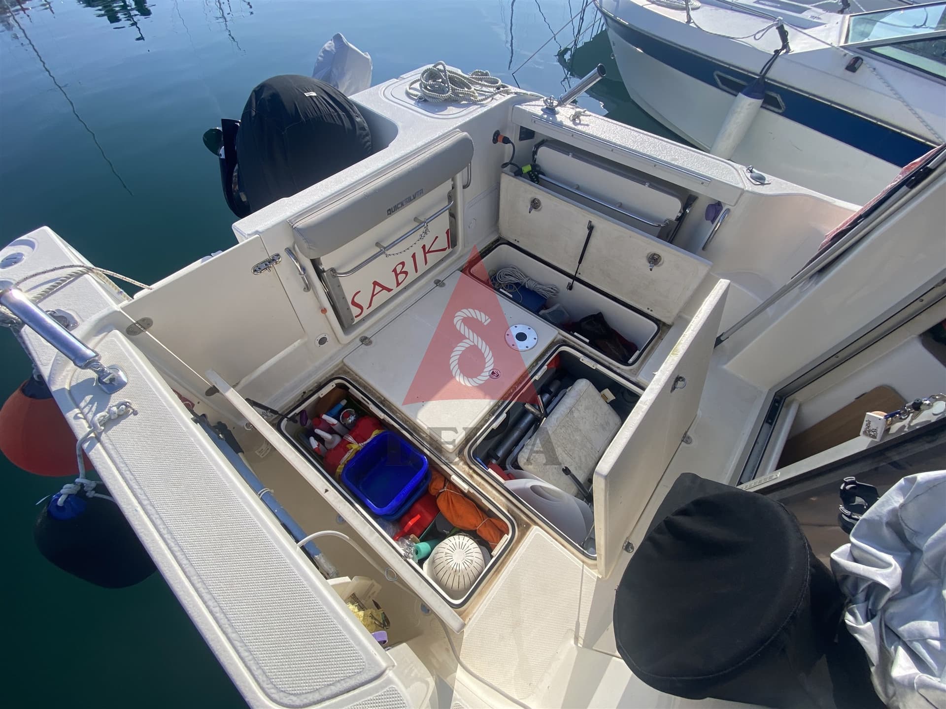 Quicksilver 675 Pilothouse - Deck View Quicksilver 675 Pilothouse - Deck View