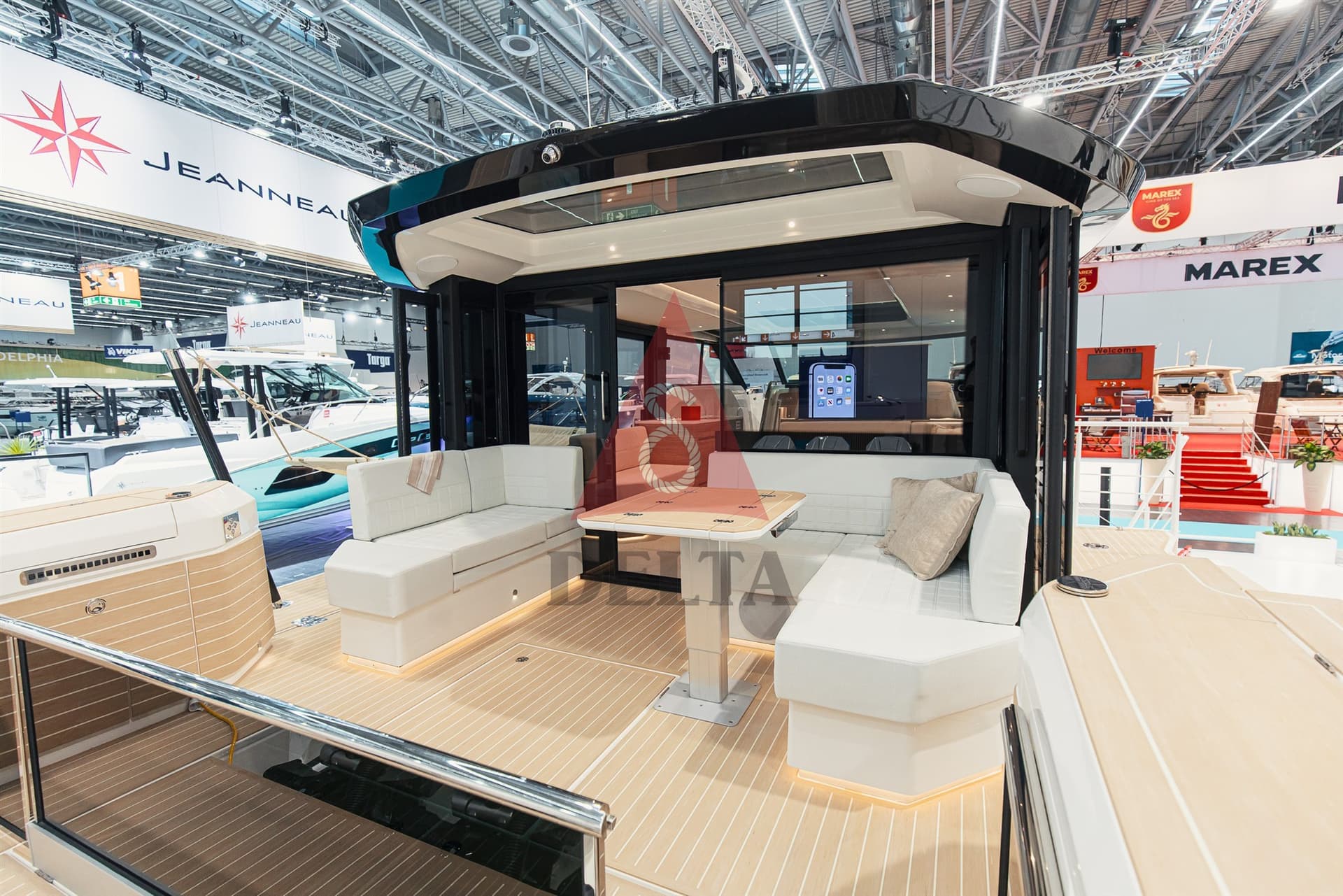 Saxdor 460 Gtc - Detail View 1 Saxdor 460 Gtc - Detail View 1