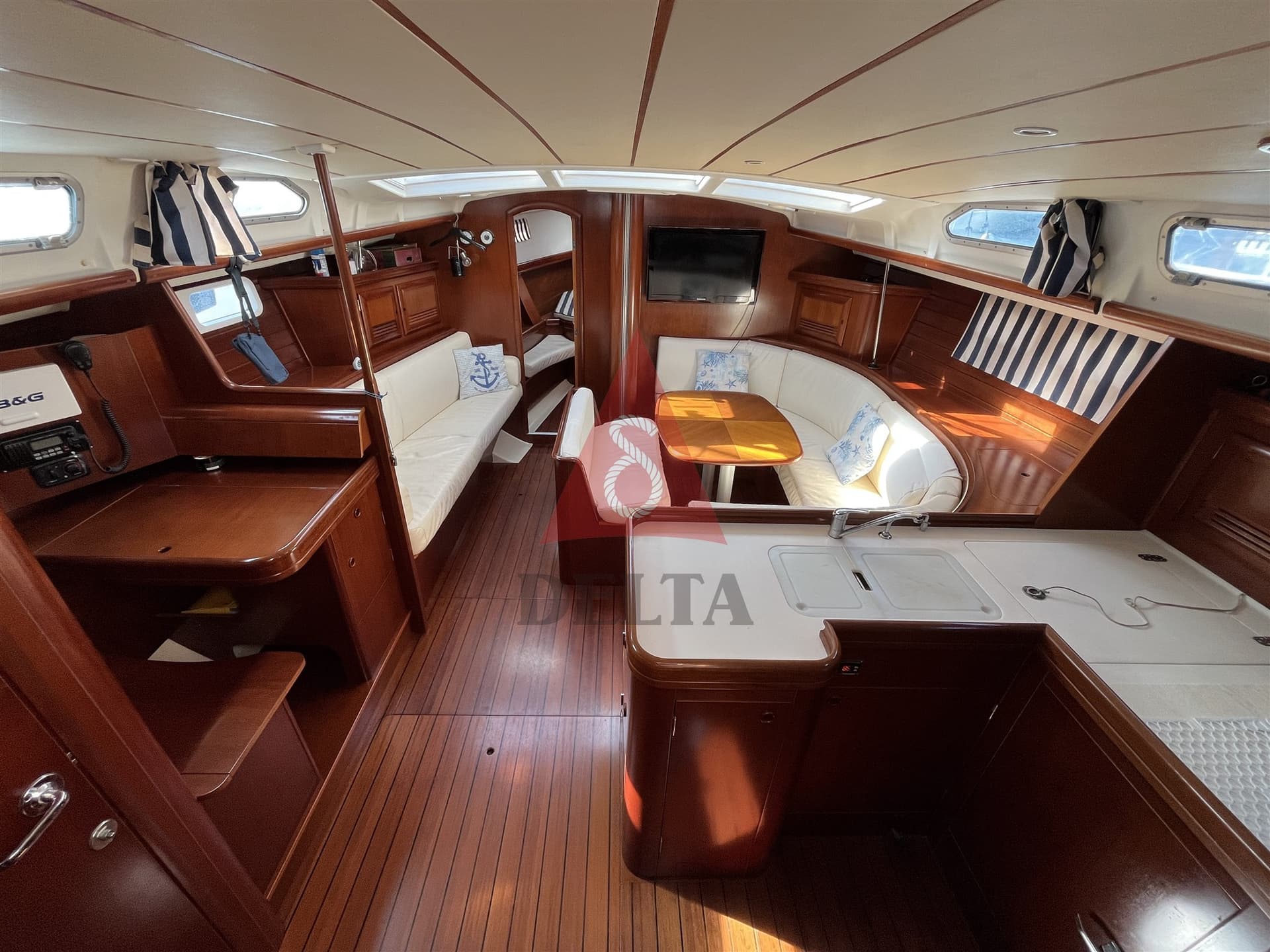 Beneteau Oceanis 473 used - hero image 7