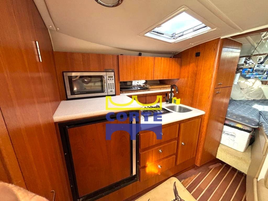 Tiara Yachts 3100 Open - Deck View Tiara Yachts 3100 Open - Deck View