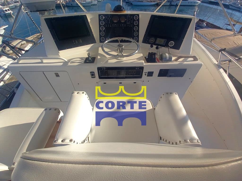 Bertram Yacht 43' Convertible usato - foto hero 3