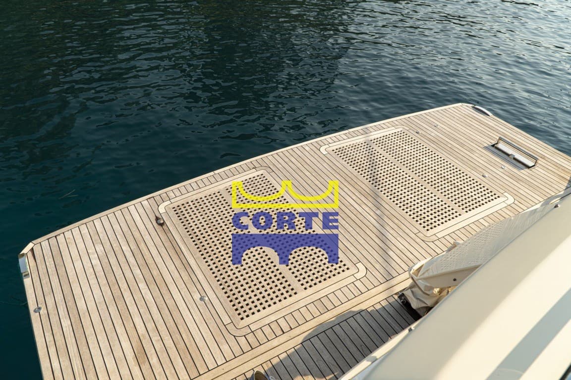 Dominator Yachts Dominator 800 - Deck View Dominator Yachts Dominator 800 - Deck View