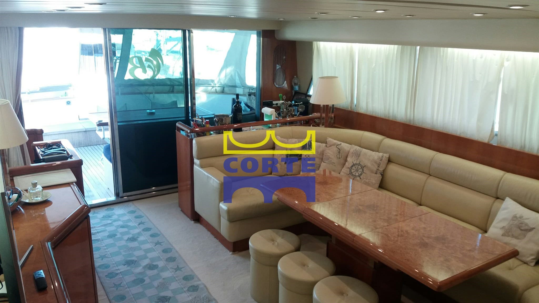 Versilcraft Falcon 70 - Deck View Versilcraft Falcon 70 - Deck View