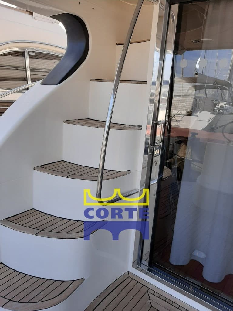 Azimut 46 - Deck View Azimut 46 - Deck View