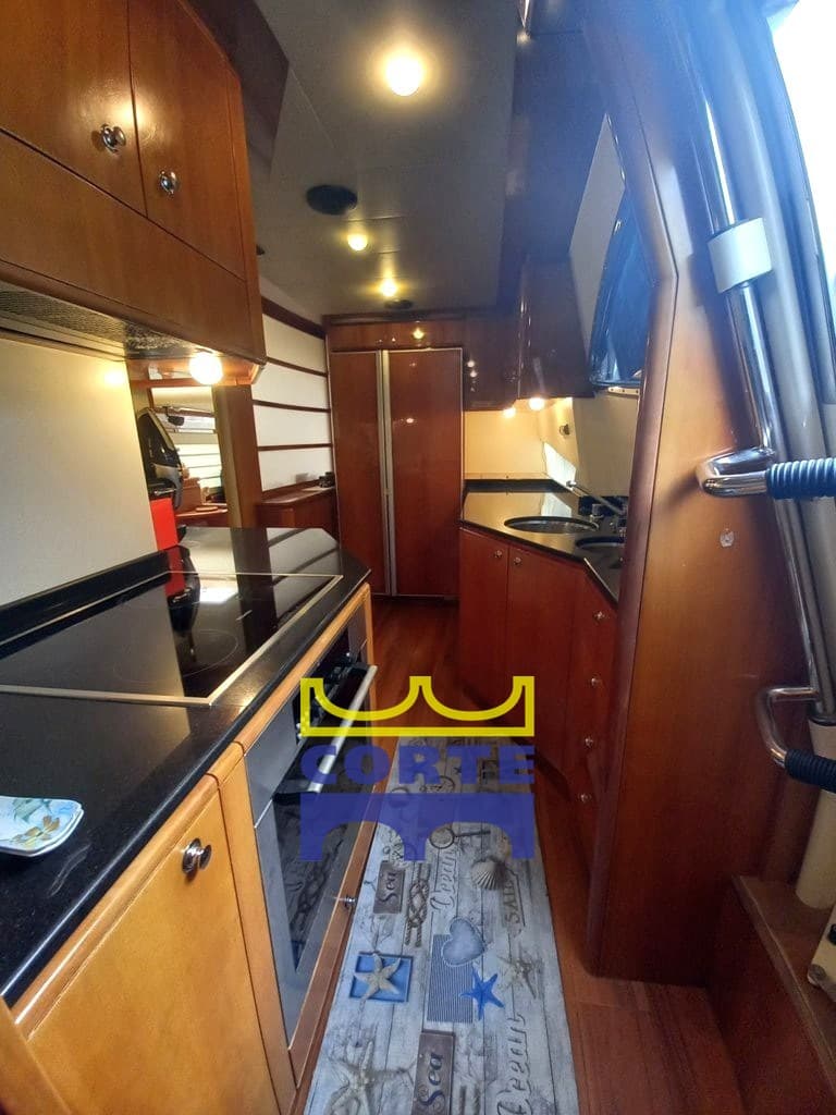 Ferretti Yachts 760 usato - foto hero 7