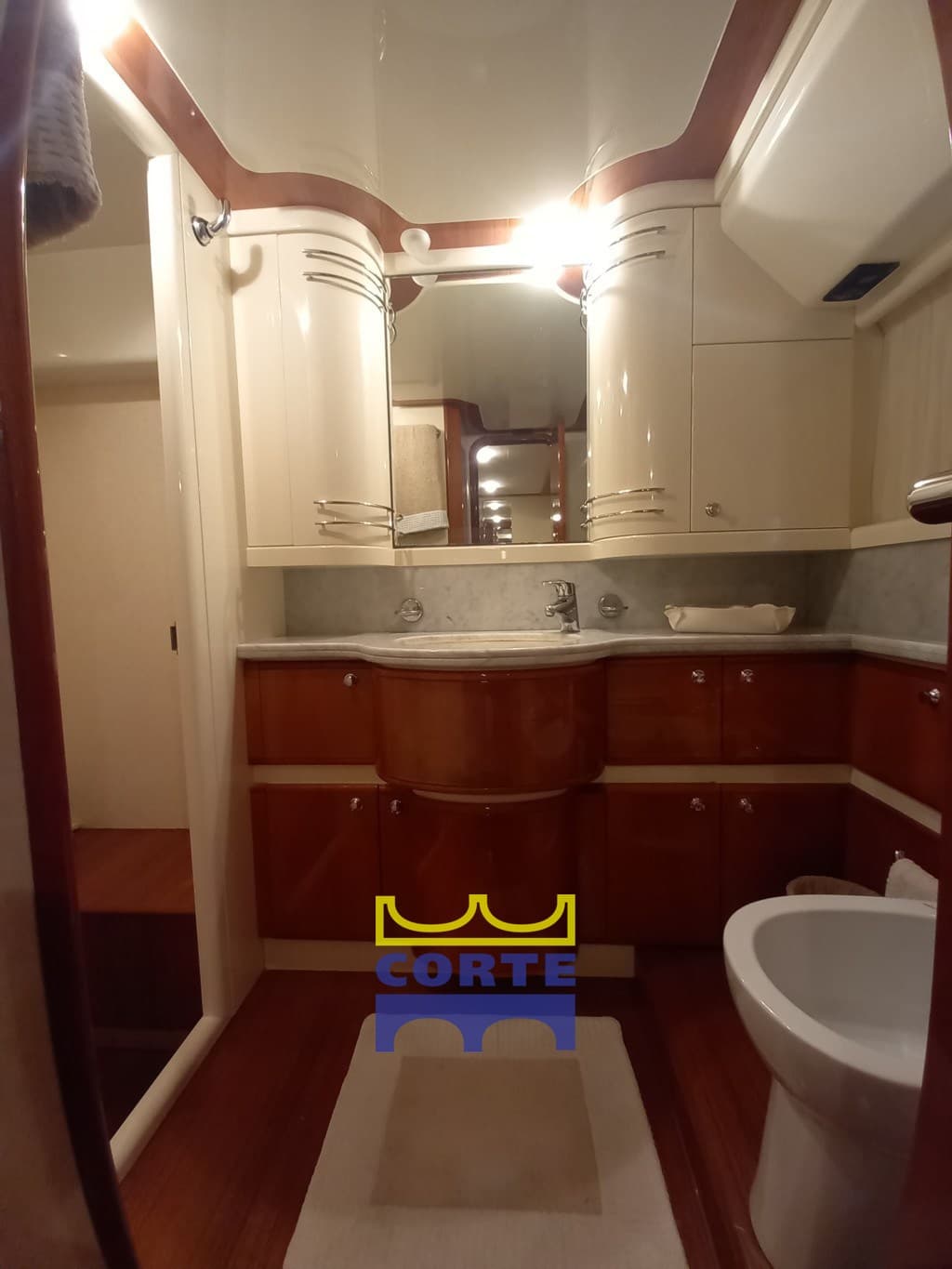 Ferretti Yachts 760 usato - foto hero 10