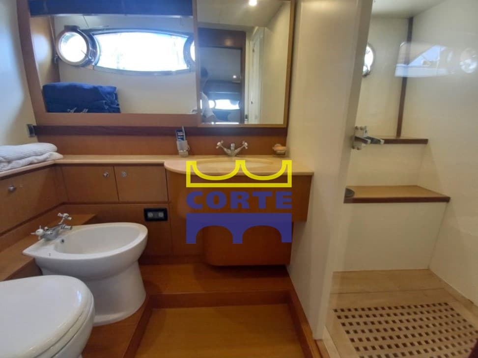 Ferretti Yachts ALTURA 690 d'occasion - image hero 11