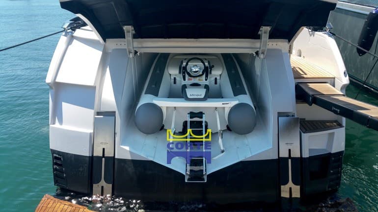 Pershing Pershing 5x - Deck View Pershing Pershing 5x - Deck View