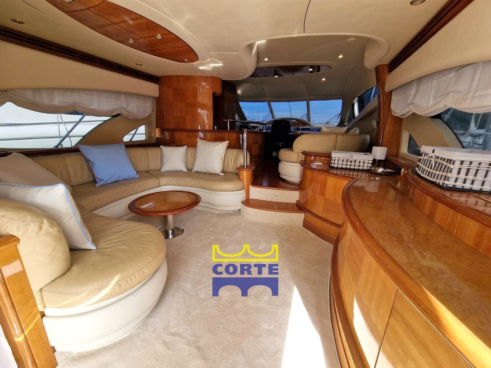 Azimut 62 - Deck View Azimut 62 - Deck View