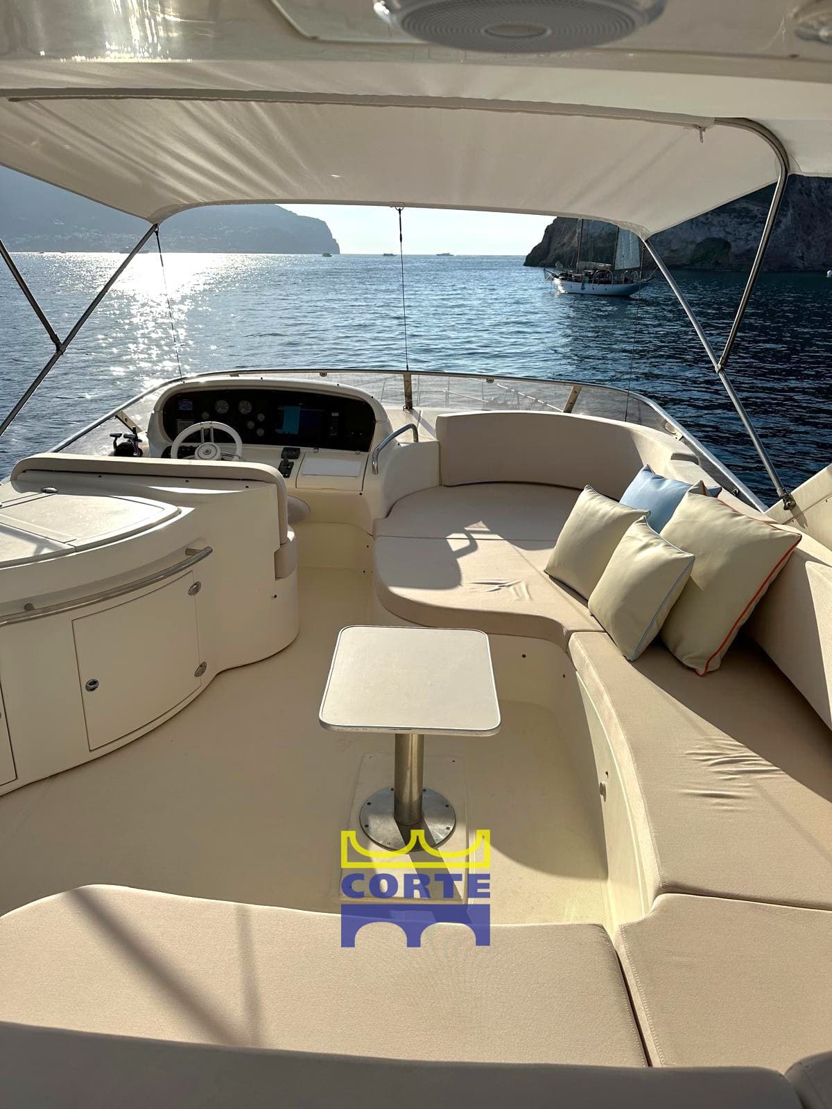 Azimut 62 - Interior View Azimut 62 - Interior View