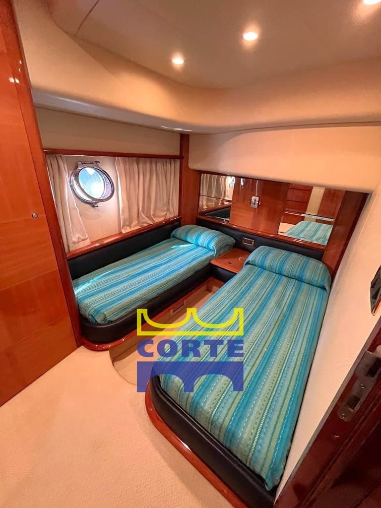 Azimut 62 used - hero image 10