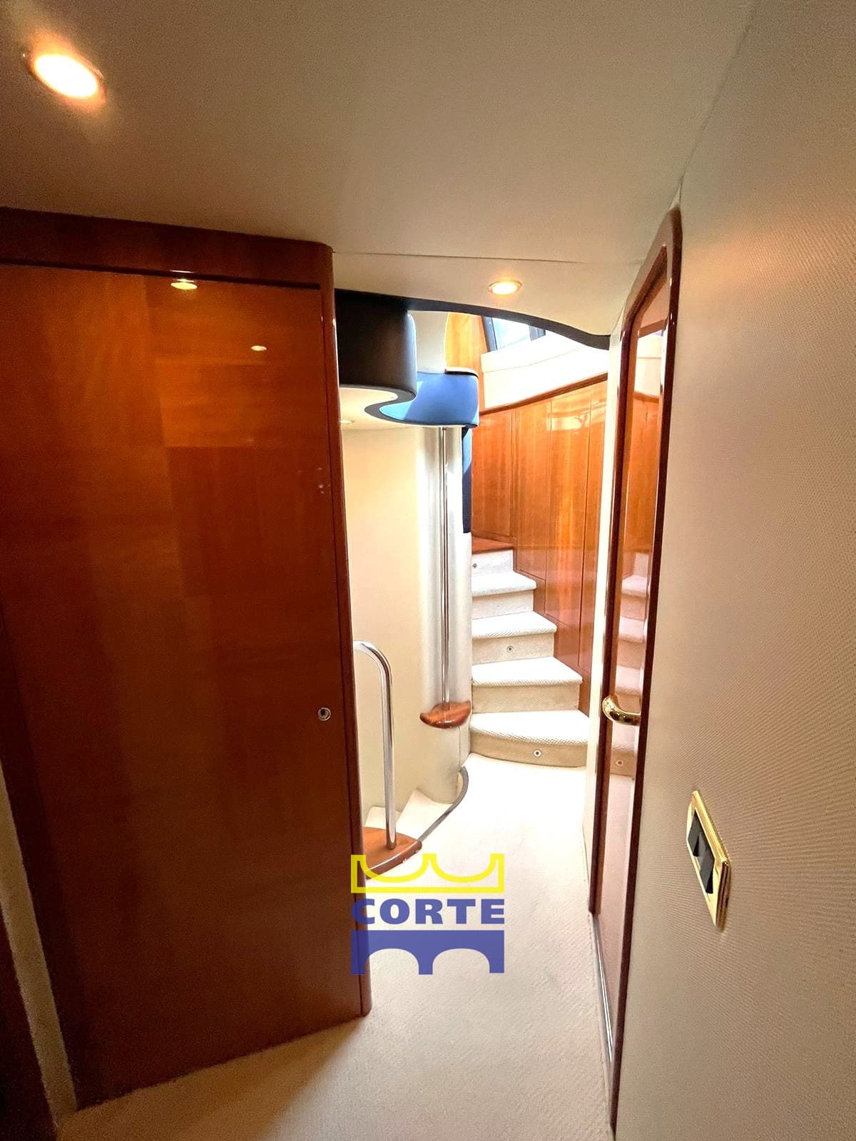 Azimut 62 used - hero image 14