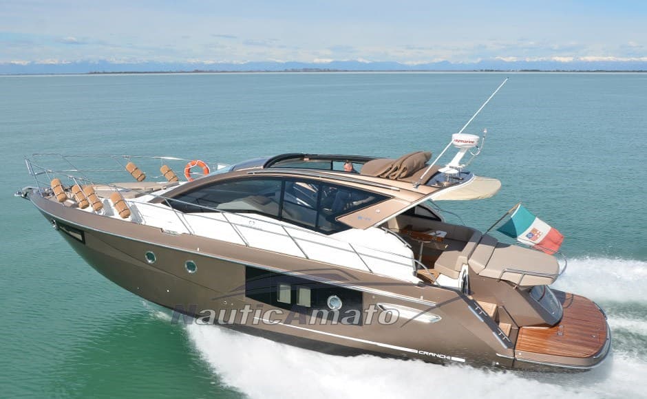 Cranchi M44 Ht - Deck View Cranchi M44 Ht - Deck View