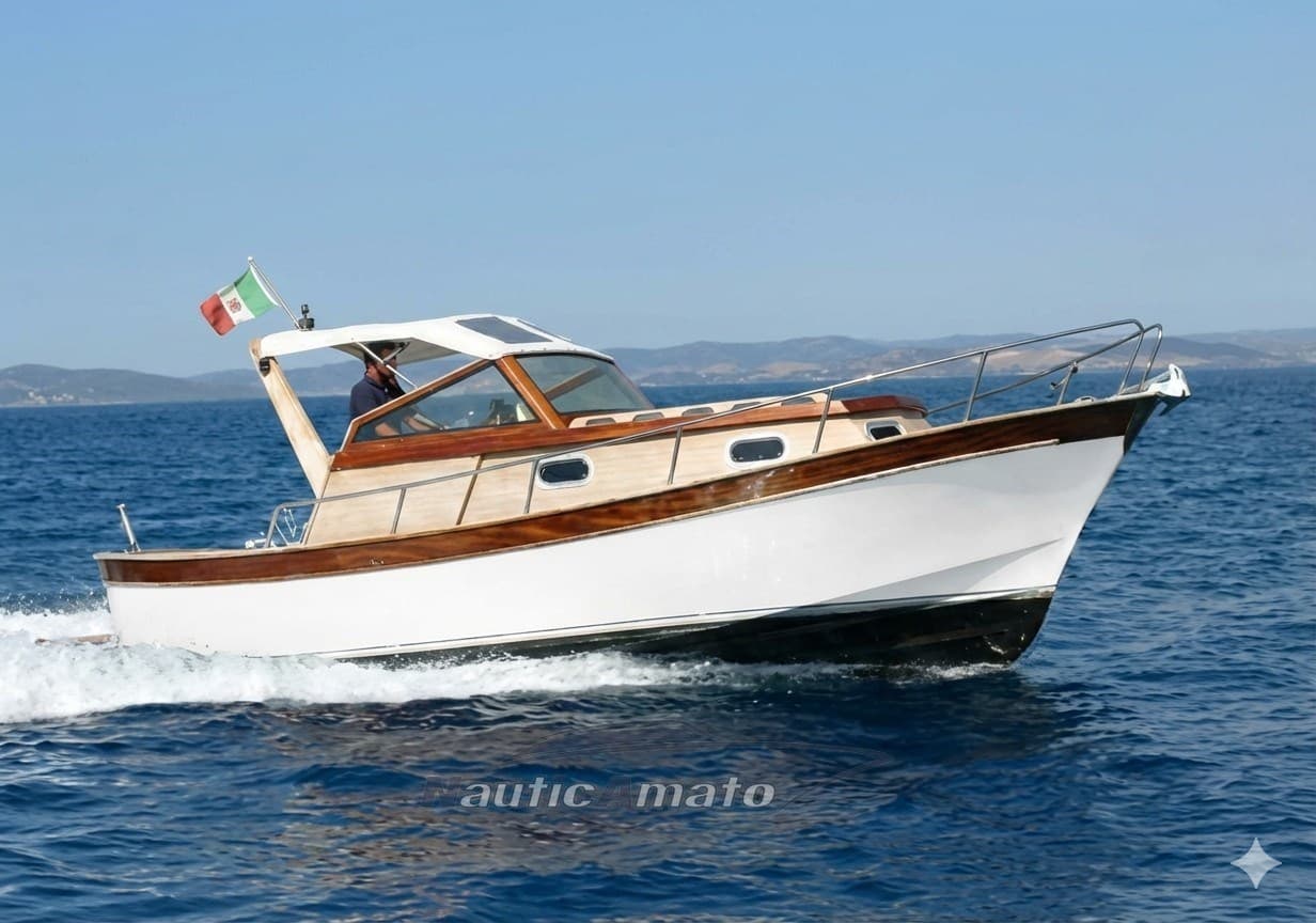 Bani 7.60 Semicabinato - Main View Bani 7.60 Semicabinato - Main View