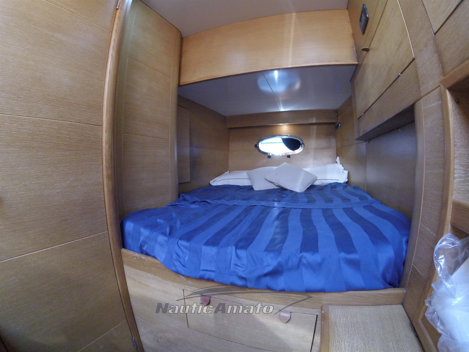 Magnum Marine 53' HT 3 Cabine usato - foto hero 20