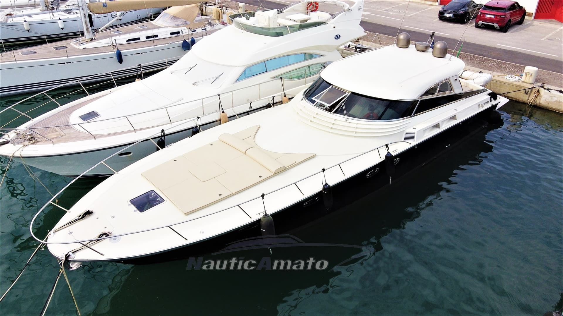 Magnum Marine 53' HT 3 Cabine usato - vista principale