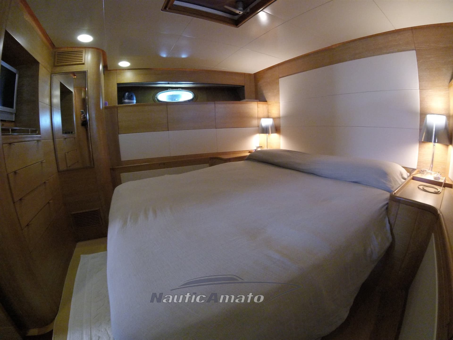 Magnum Marine 53' HT 3 Cabine usato - foto hero 18