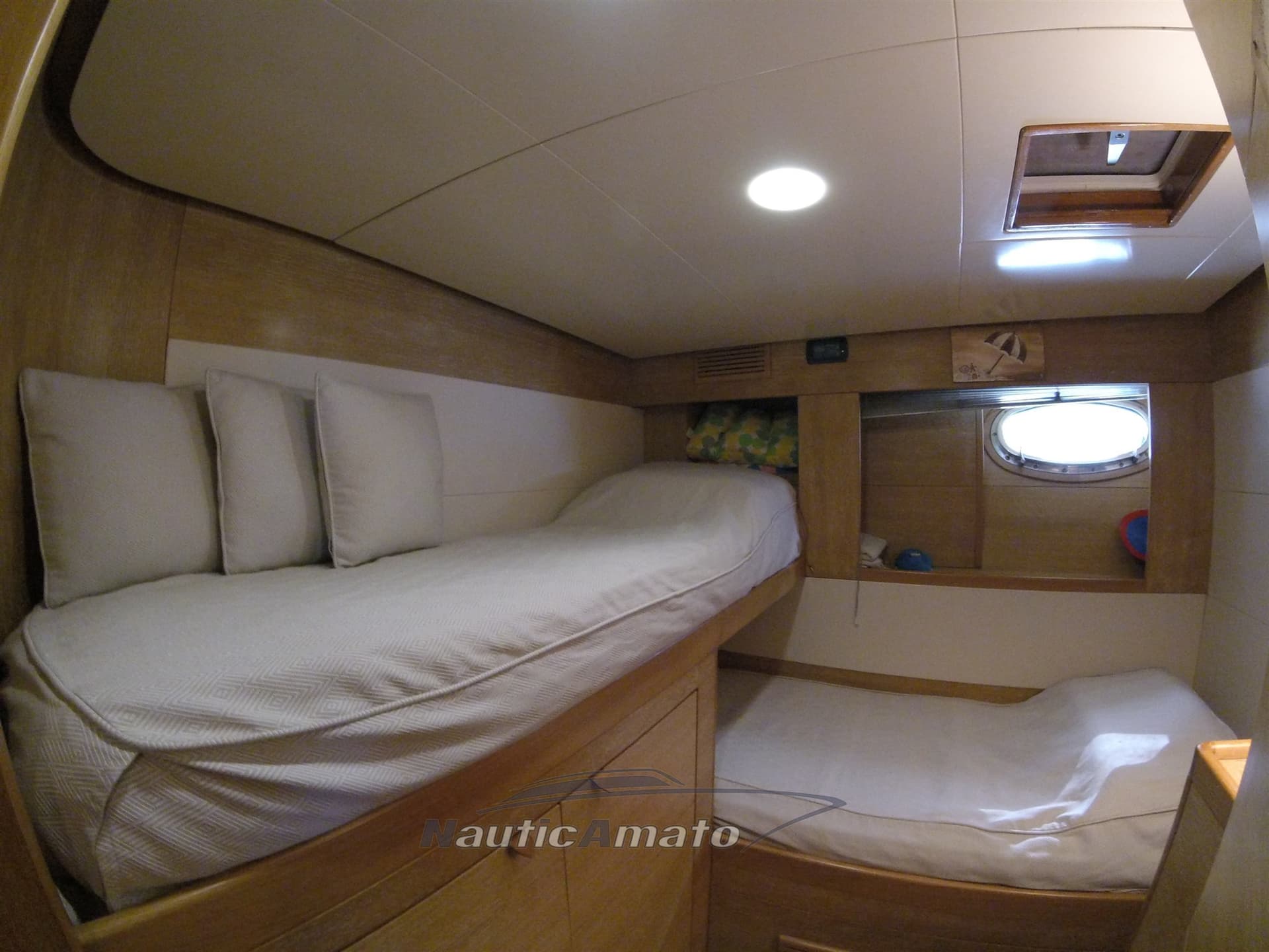Magnum Marine 53' HT 3 Cabine usato - foto hero 14