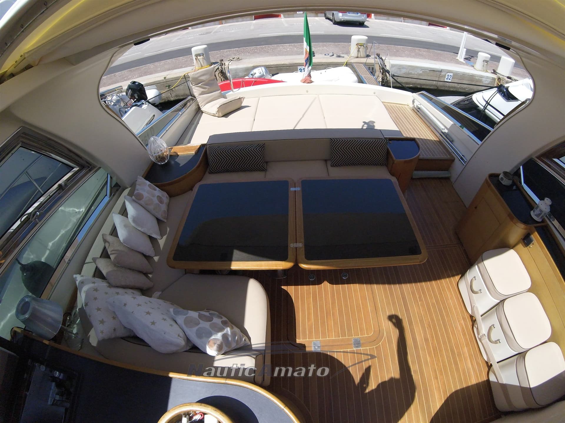 Magnum Marine 53' HT 3 Cabine usato - foto hero 8