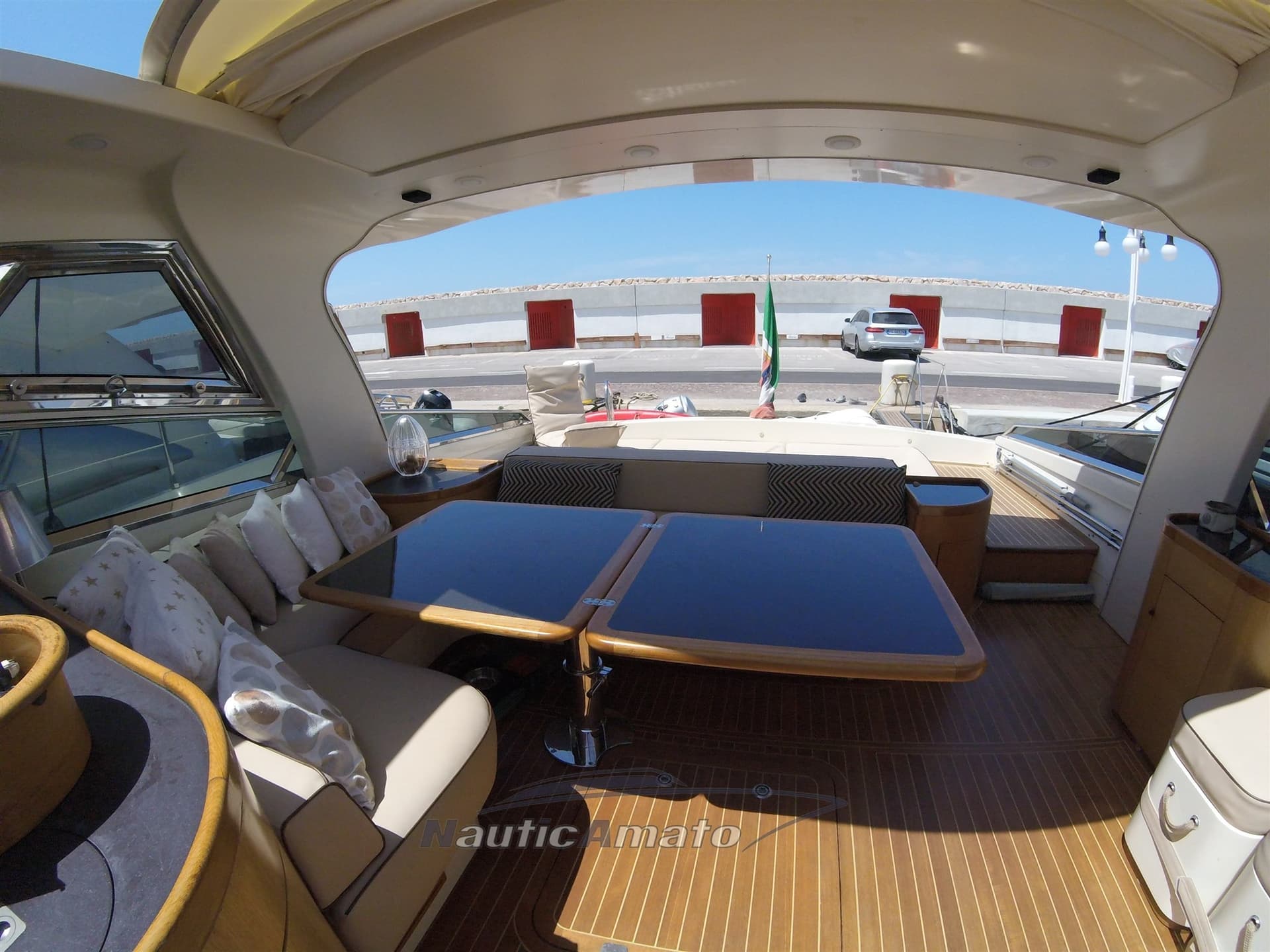 Magnum Marine 53' HT 3 Cabine usato - foto hero 5