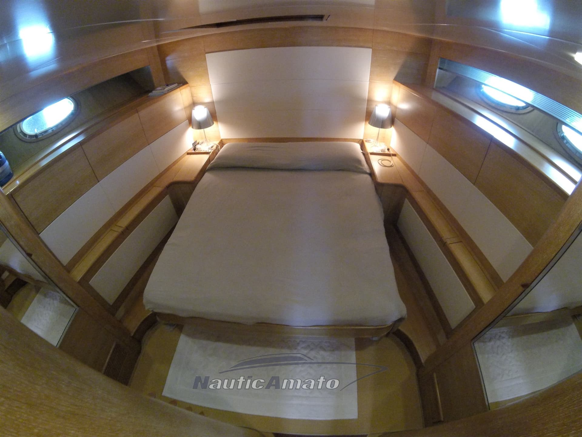 Magnum Marine 53' HT 3 Cabine usato - foto hero 17