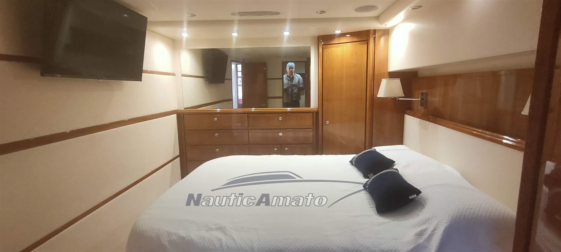 Bertram Yacht 630 Convertible d'occasion - image hero 23
